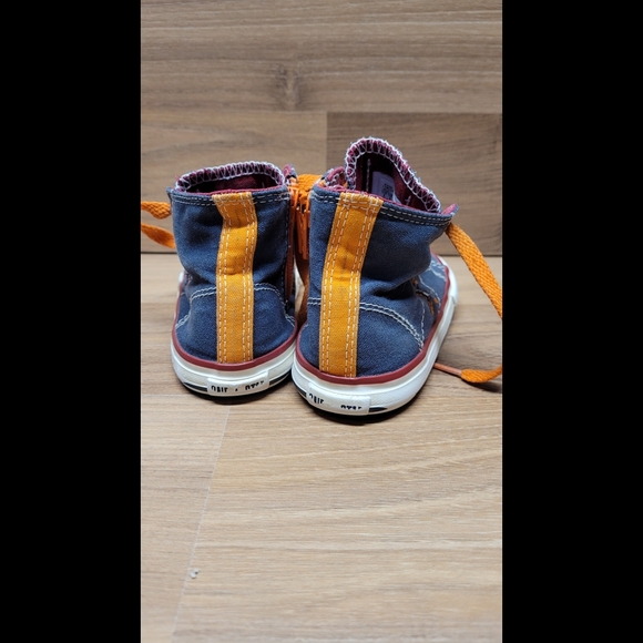 Converse Onestar Size 6 Toddler Hightop Shoes - Picture 3 of 5